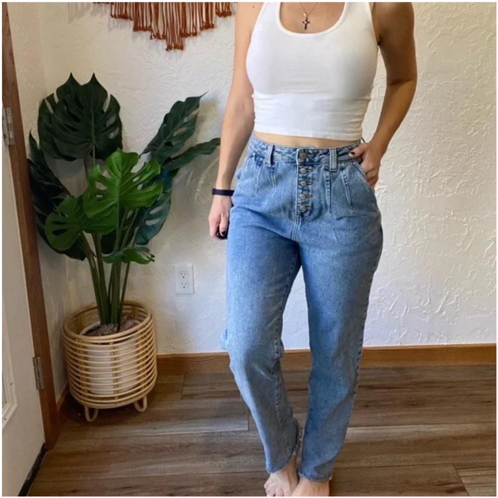 SIMPLE SOCIETY Paperbag Waist High-Waisted Button Fly Raw Hem Blue Denim Jeans 9 - Picture 10 of 10